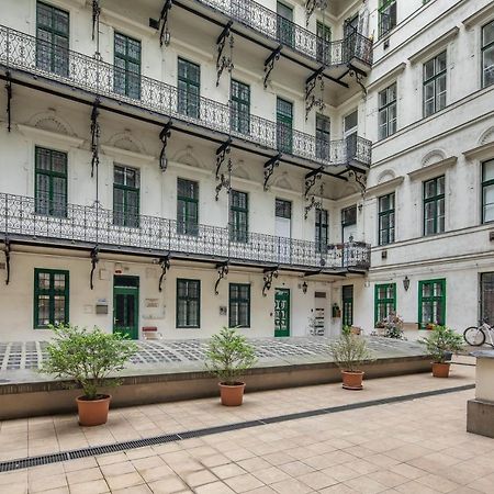 New - Central And Modern Studio Budapest Exterior foto